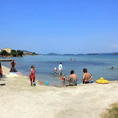 Gostinjska kuća By The Sea 2*